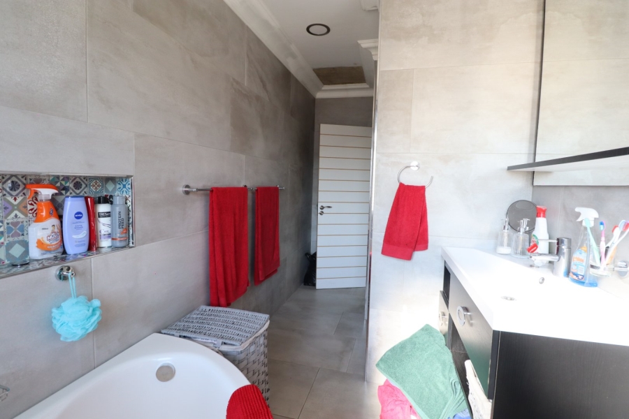 3 Bedroom Property for Sale in Sherwood Eastern Cape